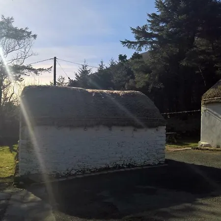 Golandubh Thatched Holiday home *