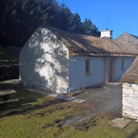 Golandubh Thatched Holiday home